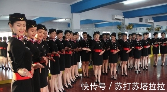 空姐行李箱的秘密 国际培训与职场礼仪的精心体现
